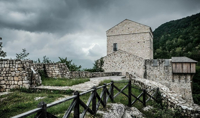 Castello di San Pietro - Rudere, Italy